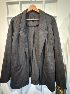 Liverpool Men's Gray Herringbone Blazer